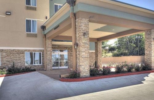 White Settlement Hotel | Comfort Inn & Suites Fort Worth West I-30 NAS JRB