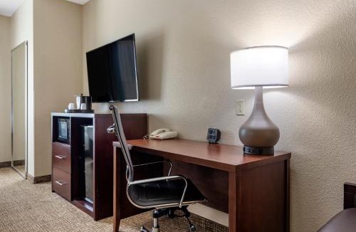 Corinth Hotel | Comfort Inn & Suites Near Lake Lewisville