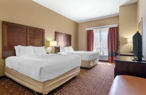 Artesia Hotel | Comfort Inn & Suites West Artesia