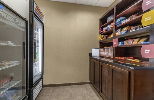 Wetmore Hotel | Comfort Suites Medical Center Near Six Flags