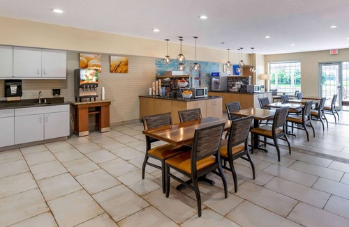 Burlington Hotel | Comfort Suites Burlington