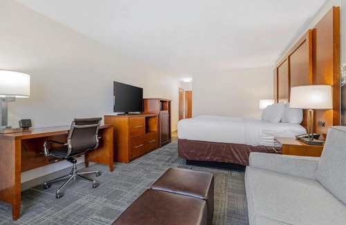 North Central Evergreen Hotel | Comfort Suites Golden West on Evergreen Parkway