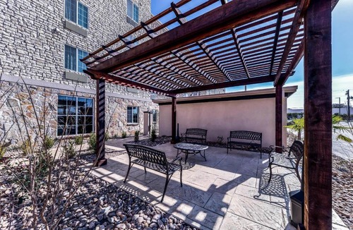Grand Prairie Hotel | Comfort Suites Grand Prairie - Arlington North