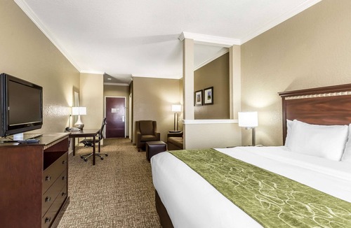 Aldine Hotel | Comfort Suites Houston IAH Airport - Beltway 8