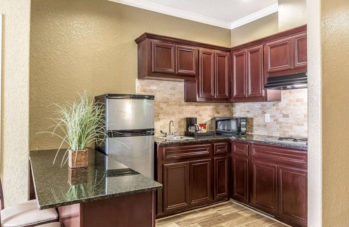 Aldine Hotel | Comfort Suites Houston IAH Airport - Beltway 8