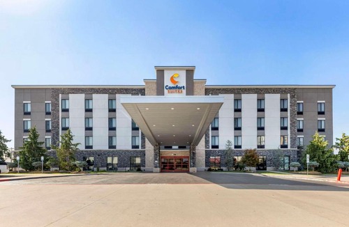 Central Oklahoma City Hotel | Comfort Suites Meridian and I-40