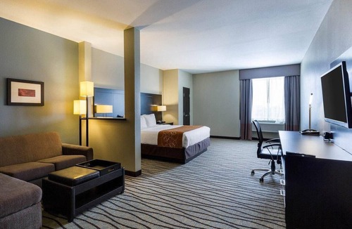 Chinatown Hotel | Comfort Suites near Westchase on Beltway 8