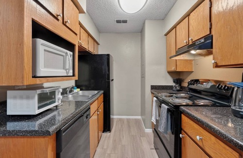 Lubbock Apartment | Comfortable 2BR living in District West