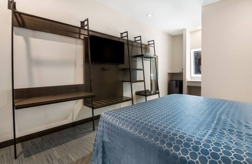 Forest Hill Hotel | Comfortable and Affordable Stay 13 Miles From AT&T Stadium, Prime Location