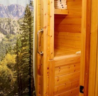 Pipe Creek House | Comfortable Cabin Rental with Pool Access near San Antonio, Texas