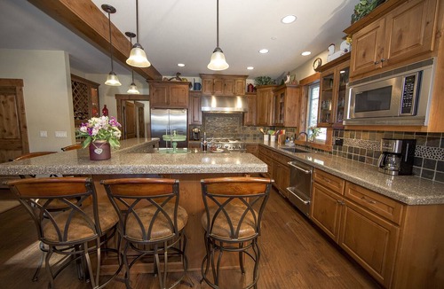 Cle Elum House | Comfortable Clean Suncadia Family Home Sleeps12, FIREpit, HOTtub, BIKES, Pets ok