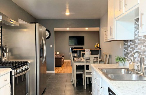 Cheyenne House | Comfortable Family Getaway!
