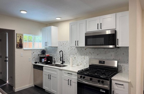 Fort Worth House | Comfortable & Modern Home near TCU-Downtown-Shops