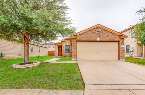 Southside House | Comfortable near Lackland & Downtown/Easy access I35