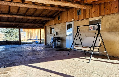 Blue Cabin | Comfortable ranch style cabin with prime location to both Arizona and New Mexico