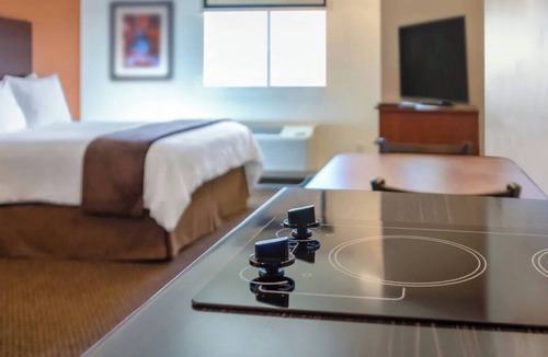 Altoona Hotel | Comfortable Room Perfect for Extended Stays Near Altoona Fun Spots