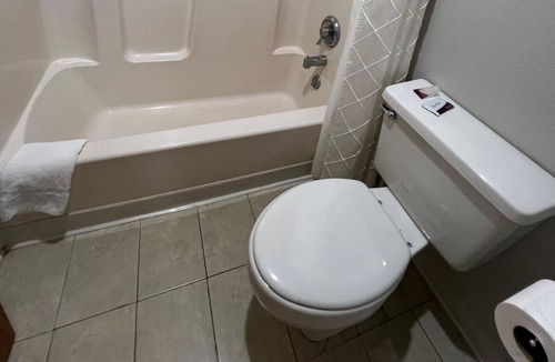 Nebraska City Hotel | Comfortable Room w/Free Parking, Perfect for an Overnight Stop in Nebraska City