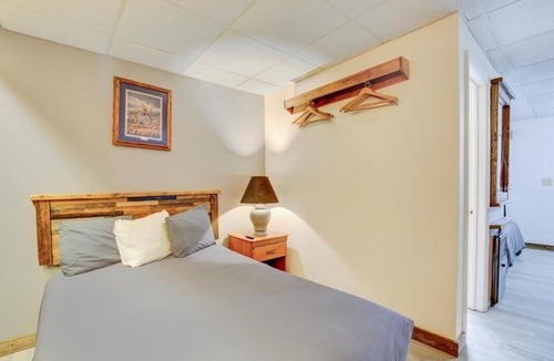 Chamberlain Hotel | Comfortable Stay Just Minutes from I-90 in Chamberlain, Free Parking Included