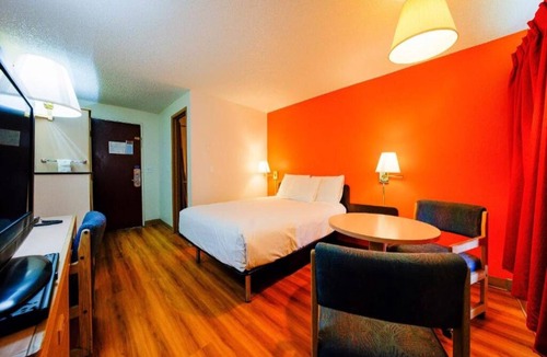 Hermiston Hotel | Comfortable Stay Near Eastern Oregon Airport — Pet-Friendly Room in Hermiston