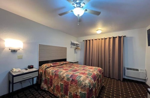 Nebraska City Hotel | Comfortable Stay w/Free Parking – Minutes from Nebraska City Sights