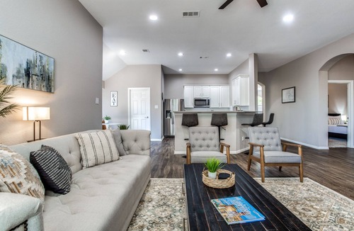 Frisco House | Comfortable World Cup Base in Frisco ~ Modern 3BR Home Sleeps 6!