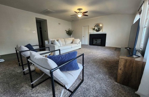 Little Elm House | Comfortably Furnished 3 bed 2 bath Home in Little Elm