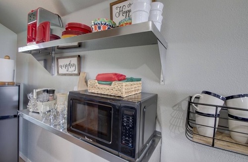 Meridian Apartment | Comfy apartment on acreage, sleeps 2