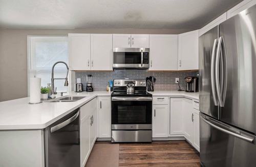 South Perry District House | Comfy & Modern Home Near Downtown Spokane