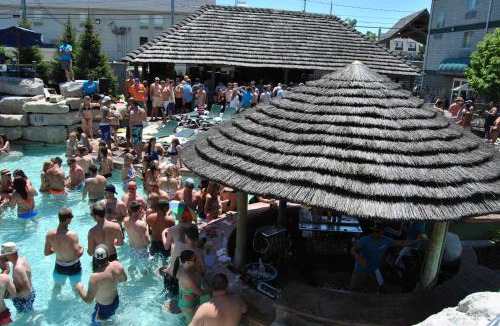 Put-in-Bay Hotel | Commodore Resort