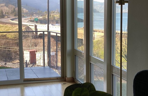 Mosier Condo | Condo near Hood River- Spectacular Gorge view in Mosier!
