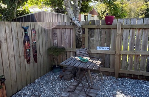 Greymouth House | Container home - central warm private