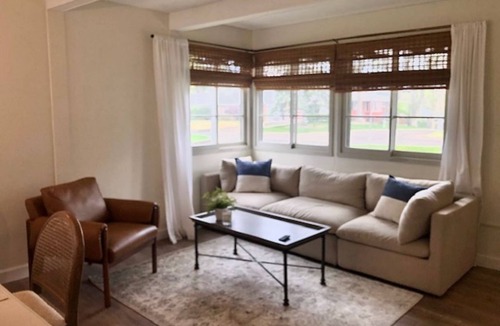 Lincoln Cottage | Contemporary Cottage 5 min walk to major bike path