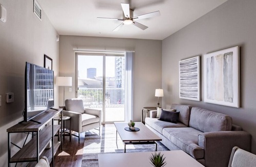 Civic Center Apartment | Contemporary large 1BR, in unit Washer/Dryer, FREE parking with all amenities!