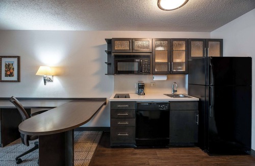 Fossil Creek Resort | Contemporary Suite | Kitchenette | Near Park