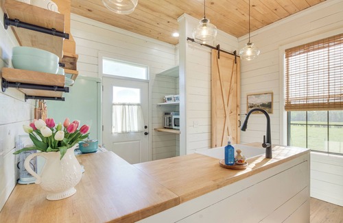 Ludlow House | Contrell Cottage On Farm w/Peaceful Views