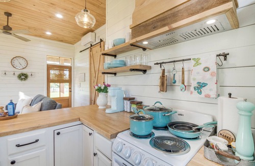Ludlow House | Contrell Cottage On Farm w/Peaceful Views