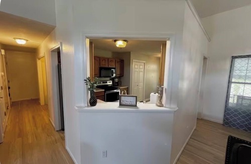 Country Club House | Convenient by Restaurants/shops