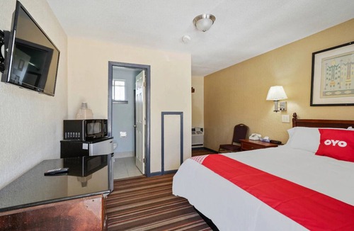 Luling Hotel | Convenient Central Texas Stay Near Buc-ee’s, Parking Included & Easy Road Access