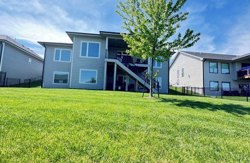 Waukee House | Convenient functional quiet 5 bedroom 3 bath home in Clive.