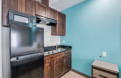 Katy Hotel | Convenient Location! FREE Parking & Breakfast, Short Drive to Katy Heritage Park