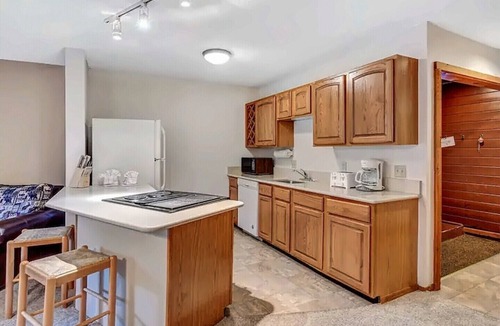 Fraser Condo | Convenient Location with Bus to Slope