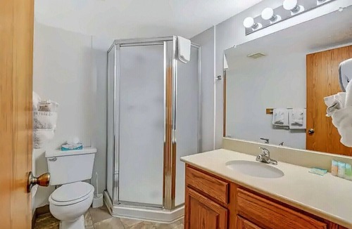 Fraser Condo | Convenient Location with Bus to Slope
