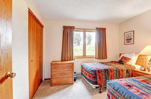 Fraser Condo | Convenient Location with Bus to Slope