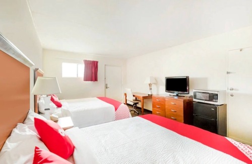 West San Antonio Hotel | Convenient Room with 2 King Beds Near SeaWorld San Antonio Area with Pool