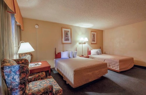 Allison Hotel | Convenient Stay w/Satellite TV & Restaurants Nearby Along Historic Highway 66