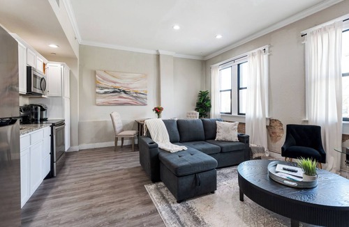 McKinney Apartment | Conveniently located on historic downtown McKinney square