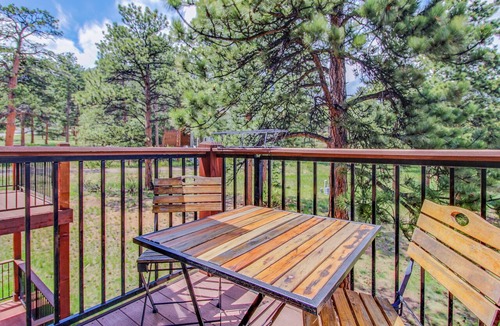 Estes Park Condo | Conveniently located mountain condo with balcony, wildlife views, & golf course