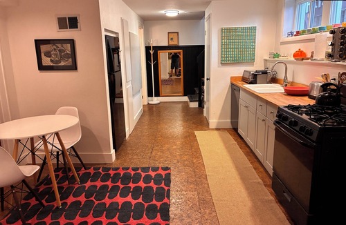 North Beacon Hill Apartment | Cool apartment in vibrant Seattle neighborhood.Restaurants, bars and Light Rail.