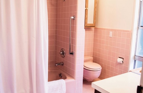 Cherokee Village House | Cooper's Pointe Guest House, a private moment away from the Main House