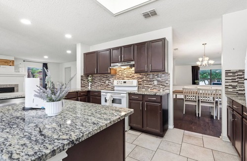 Corinth House | Corinth Oasis Getaway - 4 Bedrooms